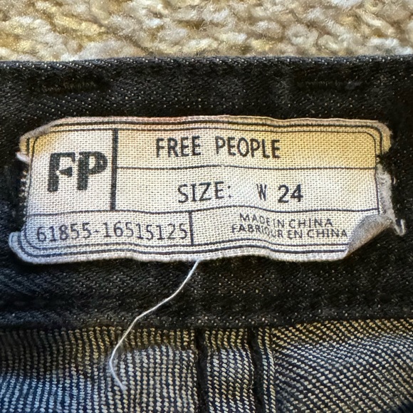 Free People Distressed Black Skinny Jeans - Picture 4 of 9